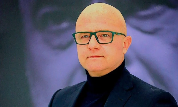 Rama me mandatin e katërt, si perandorin romak që njihet për çmendurinë dhe degjenerimin e tij