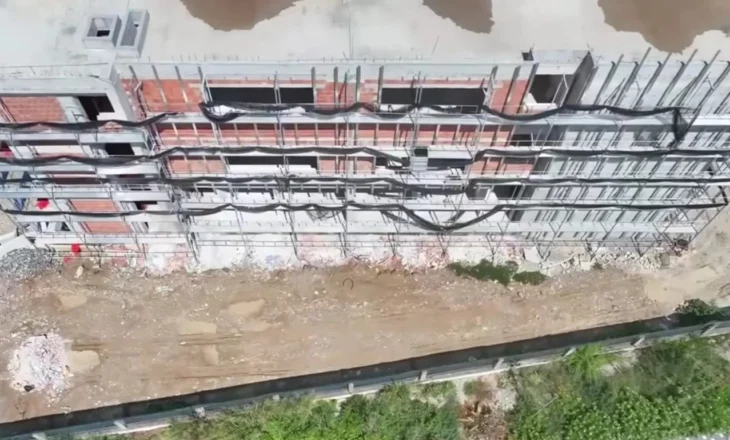 Rama ndan pamjet nga ndërtimi i gjimnazit të ri në Laknas (VIDEO)