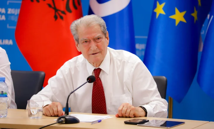 Rama prezantoi qeverinë, Berisha: Sot, ditë zie