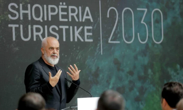 Rama publikon pamjet nga aksioni për lirimin e hapësirave publike: Ecim…
