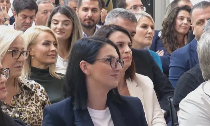 Rama shkarkon Ervin Hoxhën, në drejtimin e Ministrisë së Brendshme do të vijë Albana Koçiu