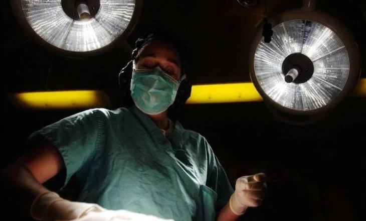 Rasti shokues, 36-vjeçari “ringjallet” pasi u shpall i vdekur klinikisht dhe në prag të marrjes së organeve për dhurim