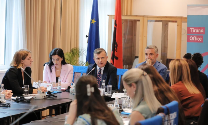 Rëndësinë e përfaqësimit të grave dhe vajzave në politikë, Balla: PS 20 vite më parë kishte vetëm 5, sot në grupin tonë janë 34