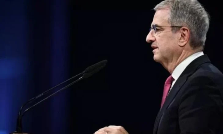 Romanca me vartësen i kushton karrierën! Shkarkohet CEO -ja i një tjetër kompanie të njohur