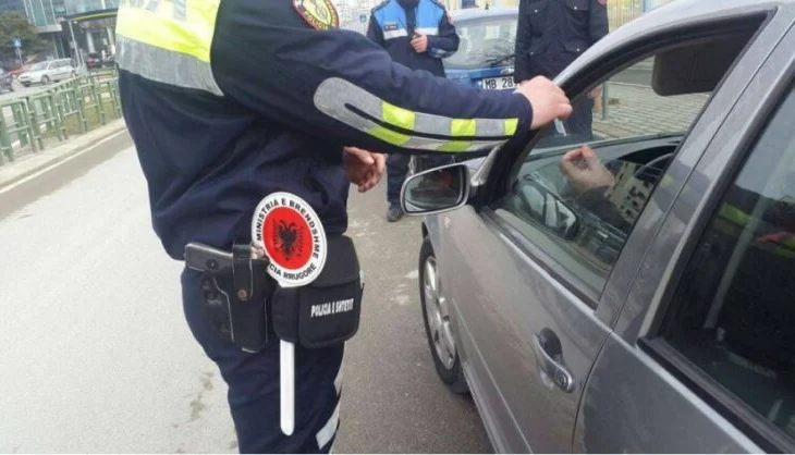 ‘Rrugorja me dorë të hekurt’/ Intensifikon kontrollet, tetë të arrestuar dhe 694 masa administrative