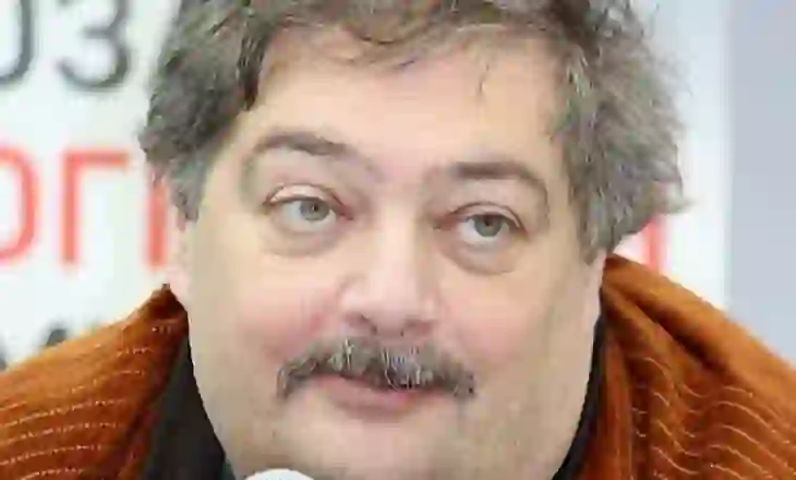 Rusi: një shkrimtar, “terrorist dhe ekstremist”