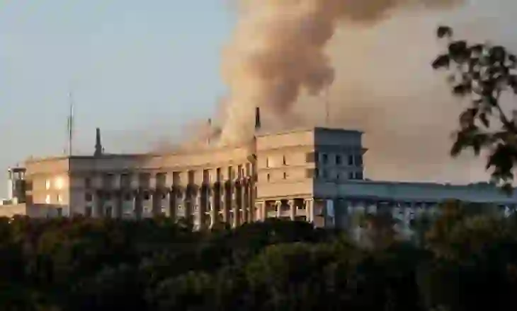 Rusia godet për herë të parë një ndërtesë qeveritare, 805 dronë dhe 13 raketa drejt Ukrainës, raportohet për viktima dhe të plagosur