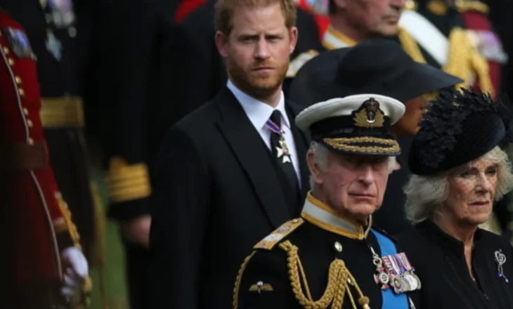 Sabotim i qëllimshëm, Princi Harry shpërthen pas raportimeve për një takim me Mbretin Charles