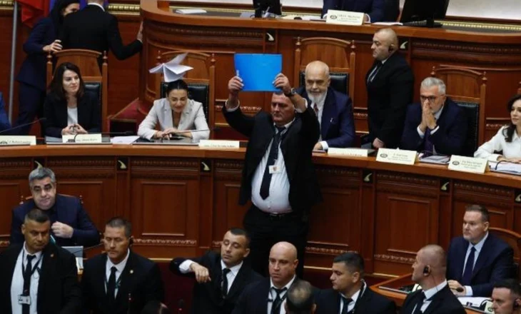 Seanca e parë u mbyll mes kaosit! Kuvendi mblidhet të mërkurën, pritet miratimi i Komisioneve