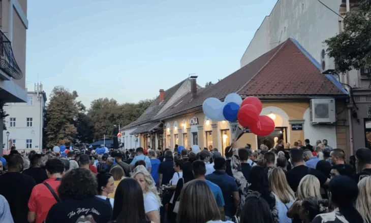 Serbi: Mbështetësit dhe kundërshtarët e pushtetit protestojnë në disa qytete