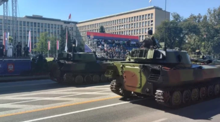 Serbia mes BE-së dhe Rusisë/ Çfarë tregon blerja e armëve për politikën e jashtme?