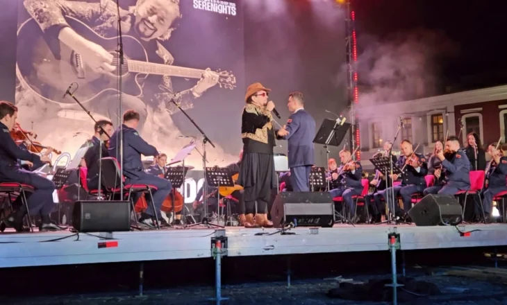 “Serenights” në Korçë/ Atmosferë festive në pazarin e vjetër, serenatat u interpretuan në një formë të re
