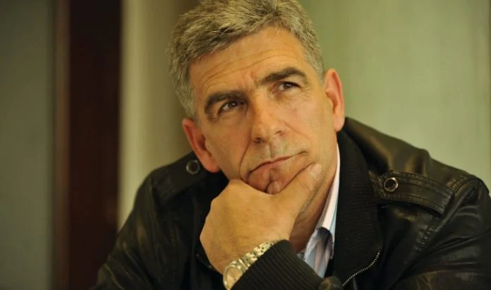 Shazim Mehmeti: Fekton nji thikë vetëtime…