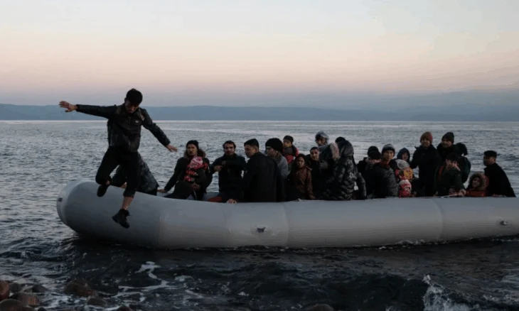 Shpërthim i fluksit të emigrantëve në Kretë, në një ditë mbërrijnë mbi 80 refugjatë