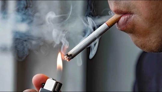 Shqiptarët, të fiksuar pas duhanit! Renditen të dytët pas maqedonasve për prevalencë të lartë