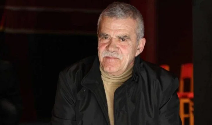 Si e bindi Sali Berisha Robert Ndrenikën për t’u bërë deputet?/ A i ra pishman aktori i njohur?