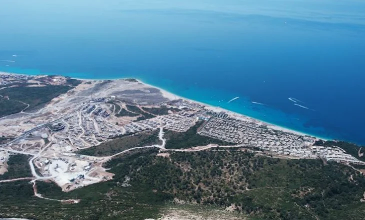 Si po e pushtojnë resortet e të pasurve rivierën shqiptare