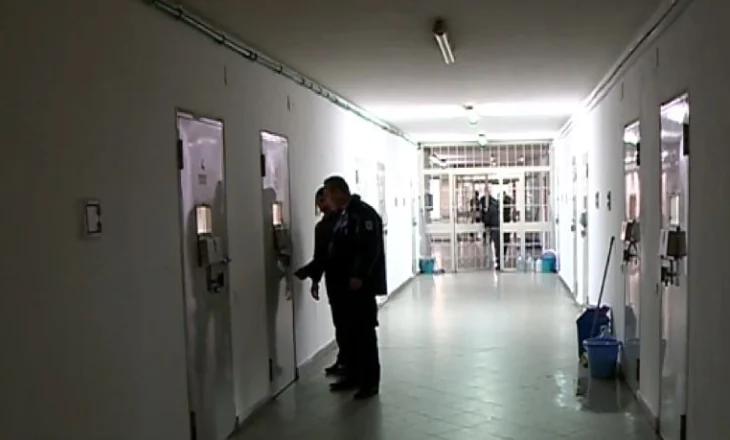 “S’ka engjëj në këtë botë mëkatare”/ Letra nga burgu kundër Kodit Penal, të dënuarit: Duam ulje nga 35 në 25 vite për lirimin me kusht, rivlerësim të paraburgimit