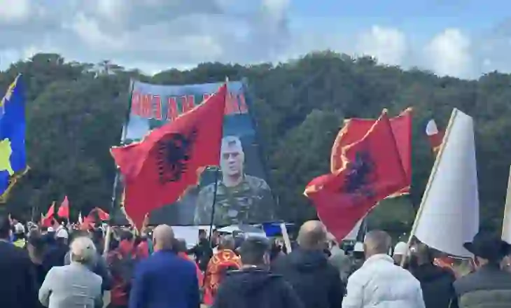 “Sot nuk mundemi me i marrë me veti por…” protestuesit kërkojnë lirimin e ish-eprorëve të UÇK-së