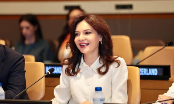 Spiropali në OKB: Diplomatja e korridoreve, selfie-t dhe fustanet e sezonit