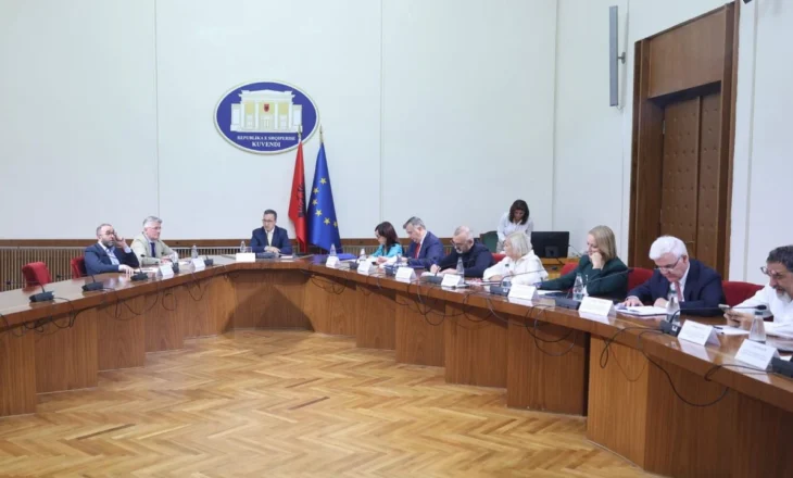 Struktura e re e Kuvendit/ Zbulohet lëvizja e radhës e mazhorancës, Peleshi thërret konferencën e kryetareve: Të miratojmë përbërjen e komisioneve