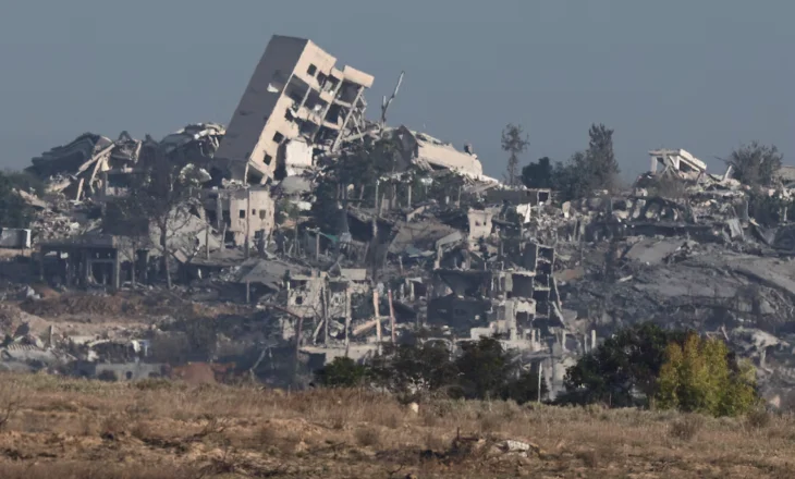 Sulmet izraelite vrasin 31 persona në Gaza, ndërsa tanket përparojnë në qytet