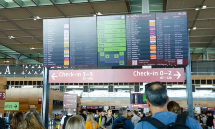 Sulmi kibernetik që paralizoi aeroportet evropiane, anulimet e flurimeve do të vijojnë edhe nesër, ja cilat preken