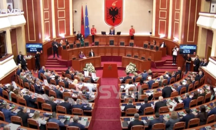 SYRI TV/ Konstituohet Parlamenti i ri, betohen deputetët – Niko Peleshi zgjidhet kryetar i Kuvendit
