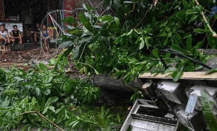 Tajfuni “Bualoi” godet Vietnamin, 8 të vdekur dhe 17 të zhdukur