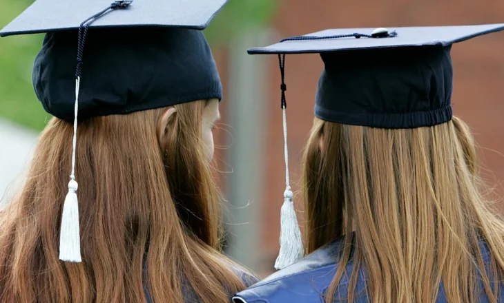 Të diplomuarit shqiptarë mbeten me pagat më të ulëta në kontinent, gati sa gjysma e Serbisë
