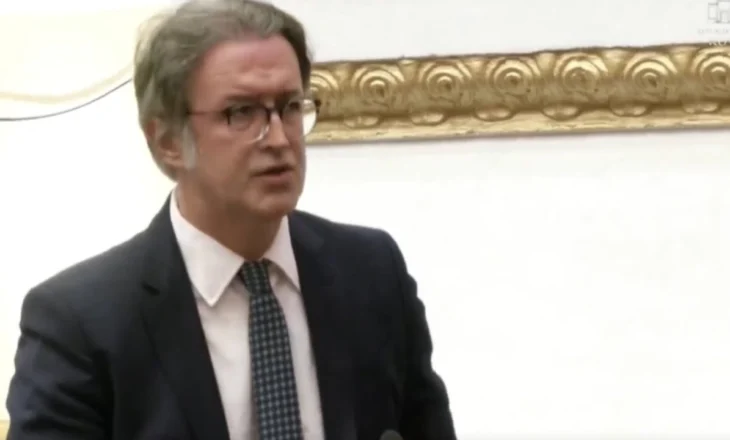 “Të përsëritet seanca e kaluar”, Alizoti: Edhe në kohën e Adil Çaraçanit ka pasur debat në Kuvend