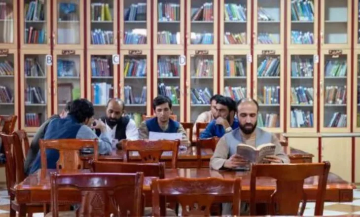 Të tjera masa shtrënguese në Afganistan, talibanët ndalojnë librat e shkruar nga gratë në universitetet afgane