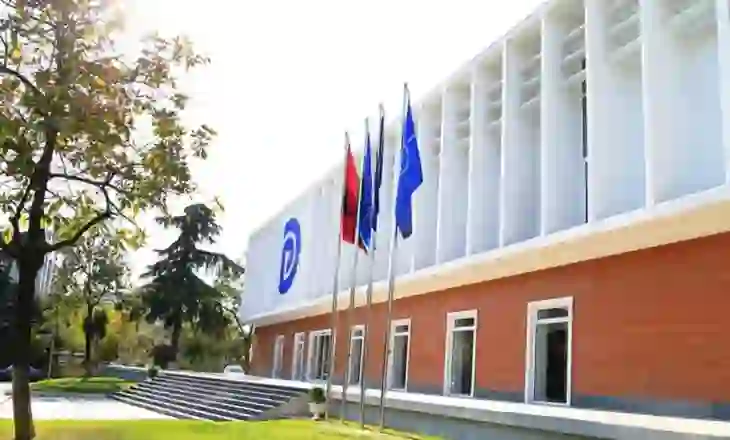 Tensionet në seancën plenare/ PD letër ambasadorëve, ‘justifikon’ kaosin: Rama na provokoi me Diellën