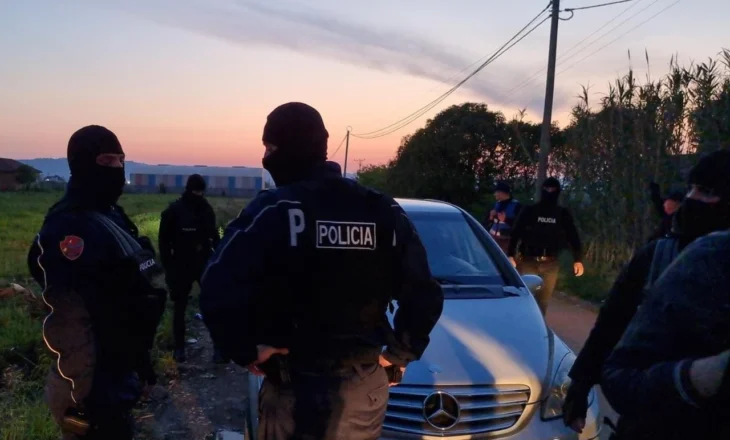Tepelenë/ Gjendet i vrarë në fshatin Salari një biznesmen italian, u qëllua me automatik nga një mjet në lëvizje! 44-vjeçari, pronar i një fabrike tullash në Tiranë