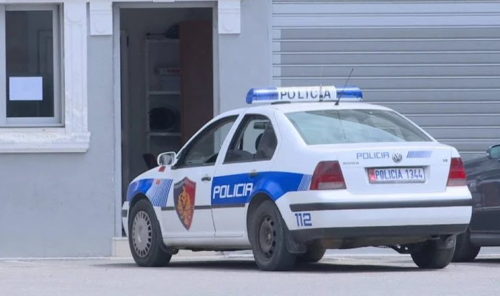 Tiranë/ E zuri poshtë porta e objektit, roja aksidentohet dhe humb jetën në vendin e punës. Nisin hetimet për..