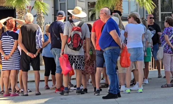 Tjetër valë turistësh në Durrës, sezoni vazhdon me ritme të larta në vjeshtë