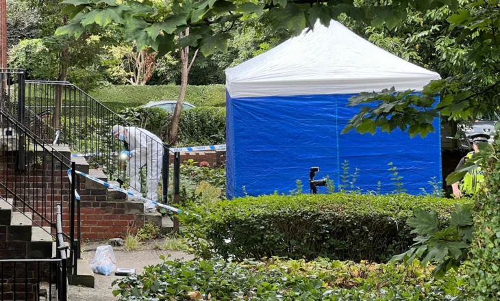 Tragjedi mes shqiptarëve në Angli: 31-vjeçari vret kushëririn me thikë (Emrat)