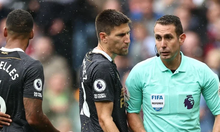 Tronditje në Premier League: Ish-arbitri akuzohet për imazhe të pahijshme të një të mituri!