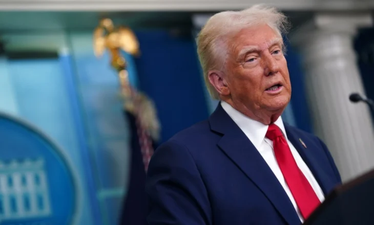 Trump kundërshton rekomandimet mjekësore, këshillon gratë shtatzëna për Tylenol dhe vaksinat