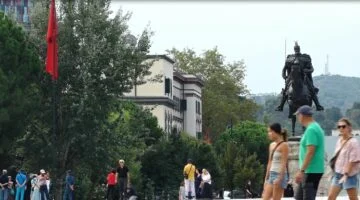 Turistët preferojnë Tiranën edhe në vjeshtë/ Zyra e turizmit: Prenotimet janë të larta