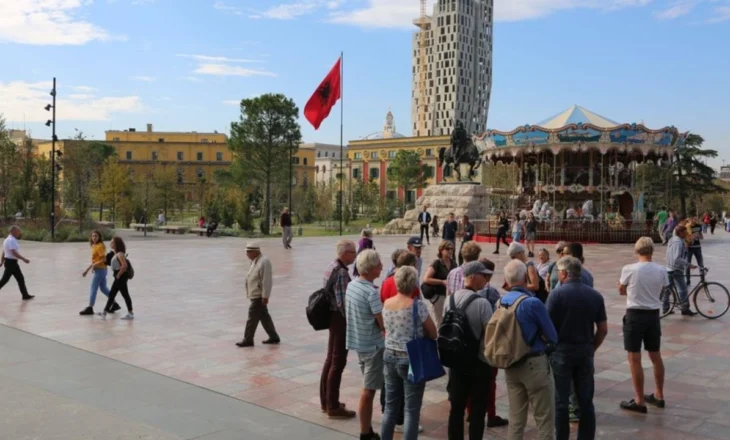 Turizmi, 2.1 miliardë euro në 6 muaj/ Të huajt më dorëlëshuar këtë verë, shpenzuan mesatarisht 440 euro