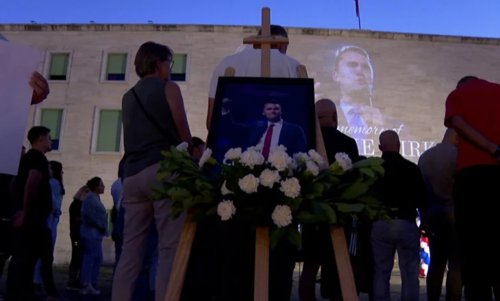 U ekzekutua më 10 shtator/ Charlie Kirk kujtohet në Tiranë, Berisha: U vra duke ushtruar lirinë e fjalës