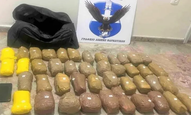 U kap duke transportuar 21.5 kg heroinë në pyjet e Follorinës, arrestohet shqiptari në Greqi