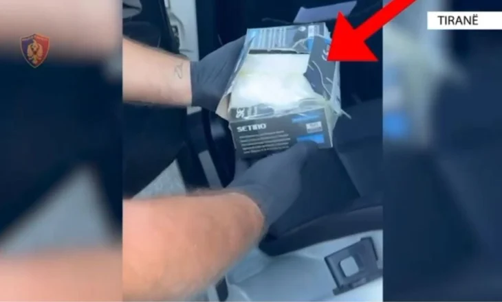 U kap duke transportuar pako me kokainë në autostradën “Tiranë-Durrës”, arrestohet 22-vjeçari