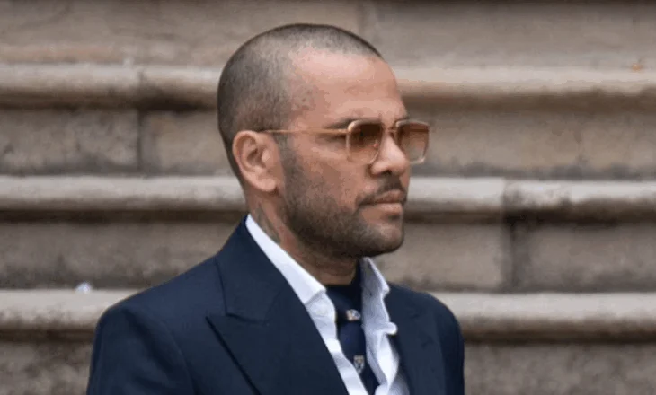 U lirua nga akuzat e pë*dhunimit, por nuk mjafton. Dani Alves duhet t’i paguajë miliona ish-klubit të tij
