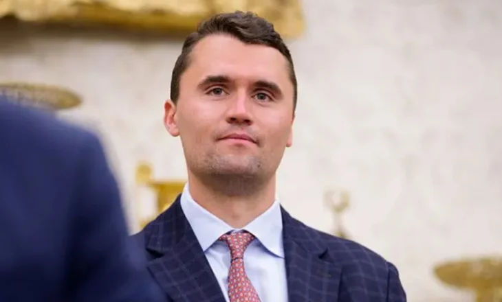 U qëllua me armë zjarri, ndërron jetë Charlie Kirk, mbështetës i Donald Trump