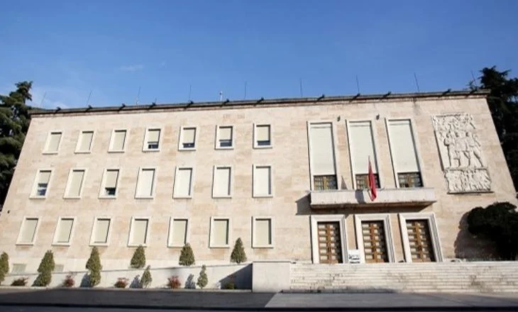 U zgjodhën deputetë më 11 Maj/ Qeveria liron nga detyra tre zëvendësministra