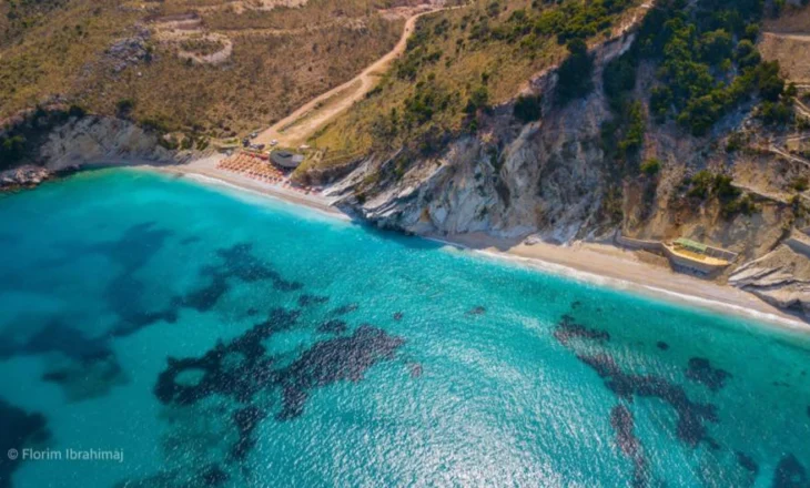 Udhëtime/Rangetravel:Plazhi i Pasqyrave në Ksamil, një nga më të bukurit në botë