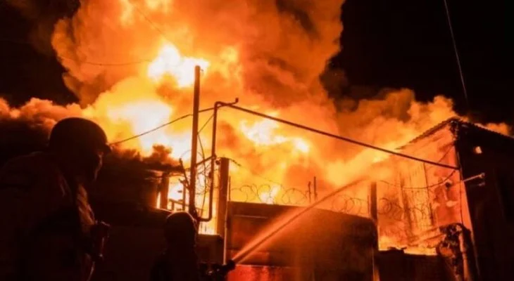 Ukraina sulmon gjatë natës me dronë një nga rafineritë më të mëdha ruse të naftës
