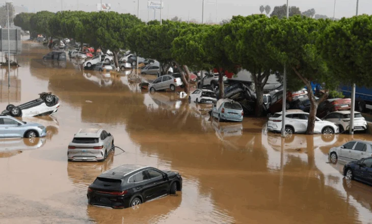 Valencia goditet sërish nga shirat e rrëmbyeshëm dhe përmbytjet